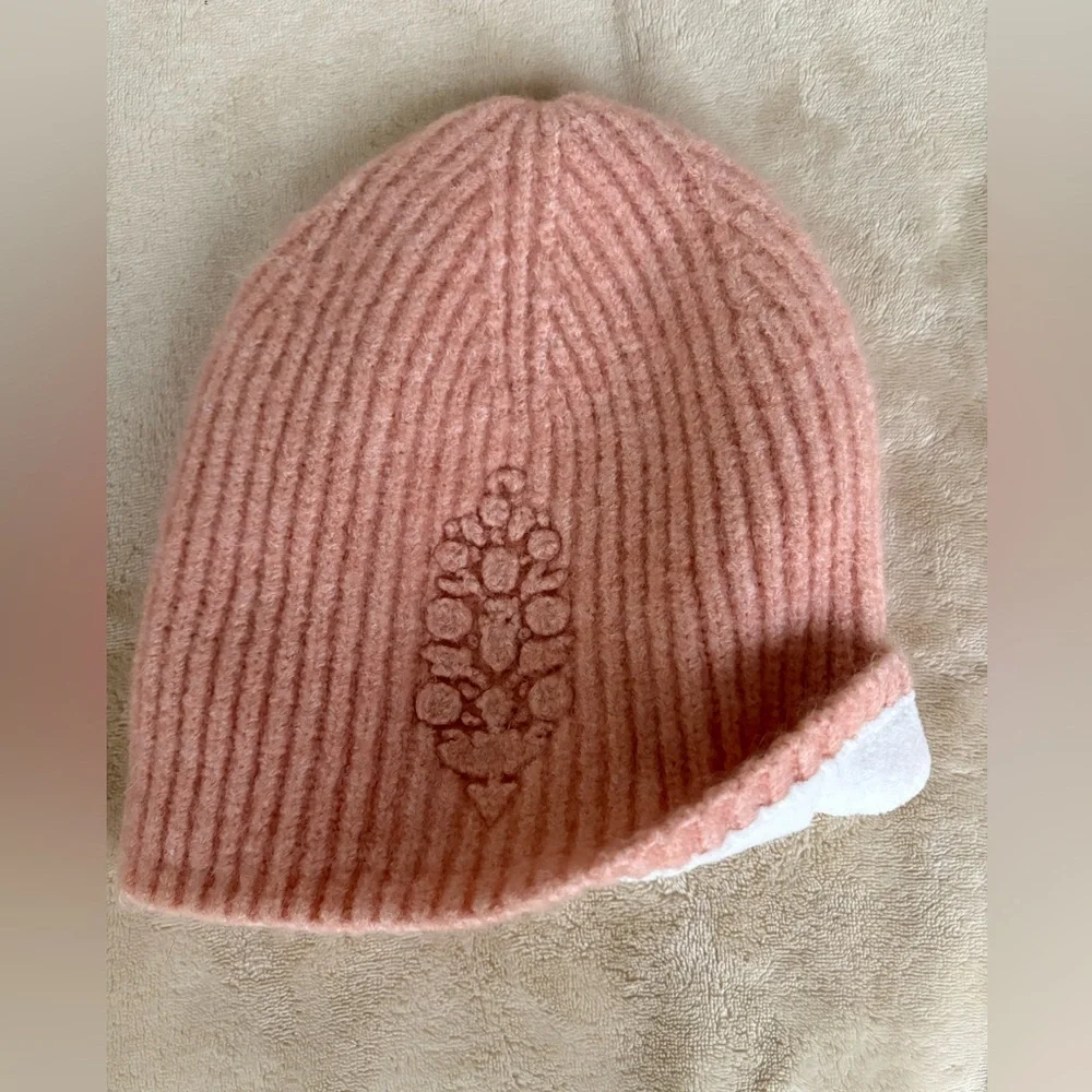 FP Movement Major Mogul Beanie in Peach- NWOT